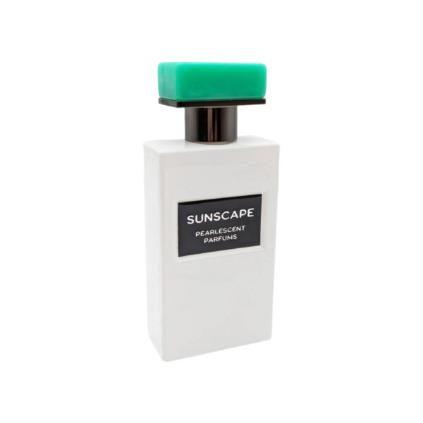 Perfume rectangular blanco, etiqueta negra Sunscape en blanco. Tapa forma de T negra y verde.