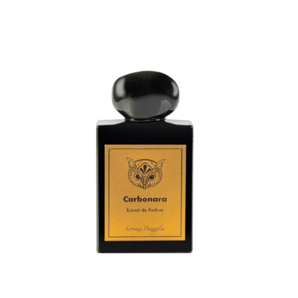 Perfume negro, etiqueta dorada rectangular con figura de Búho y Carbonara en letras negras.