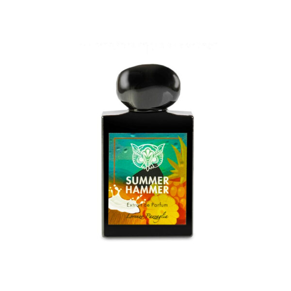 Perfume rectangular negro, tapa negra, etiqueta estilo tropical con piña y fondo azul, Summer Hammer en letras blancas.