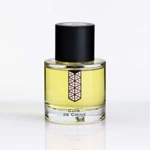 Frasco de Les Indémodables Cuir de Chine Eau de Parfum, perfume nicho de cuero elegante para El Salvador y Centroamérica, envío internacional.