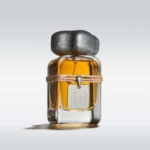 Id MENDITTOROSA: Fragancia de autor. Un aroma que revela tu identidad. Lujo y misterio en cada gota.