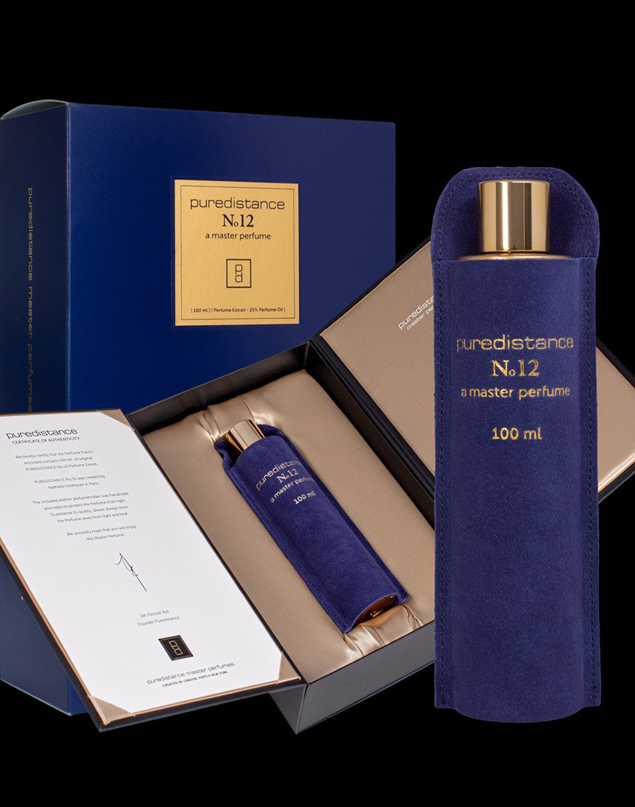 Estuche de Puredistance No.12 con certificado firmado y atomizador de viaje, próximamente en 7 Sense Parfums