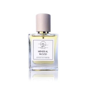 Mineral Wood de Claudio Zucca, perfume amaderado ahumado de olíbano, ciprés y vetiver
